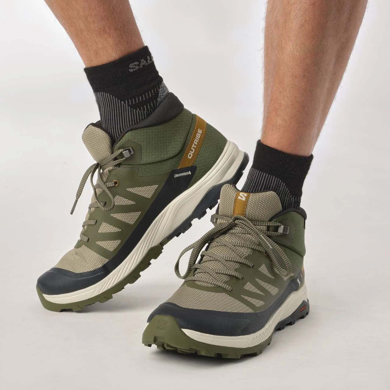 Salomon Outrise Mid Gore-Tex Light Trail Shoes - Men's 5 Salomon Outrise Mid Gore-Tex Light Trail Shoes - Men's - Image 5